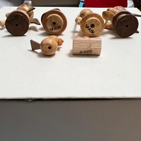 Miniature Musical Angel & Nativity Sets - Picture 10 of 12